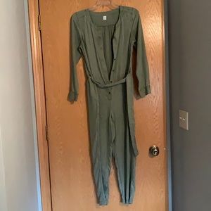 Old navy army soft green jumpsuit great condition
